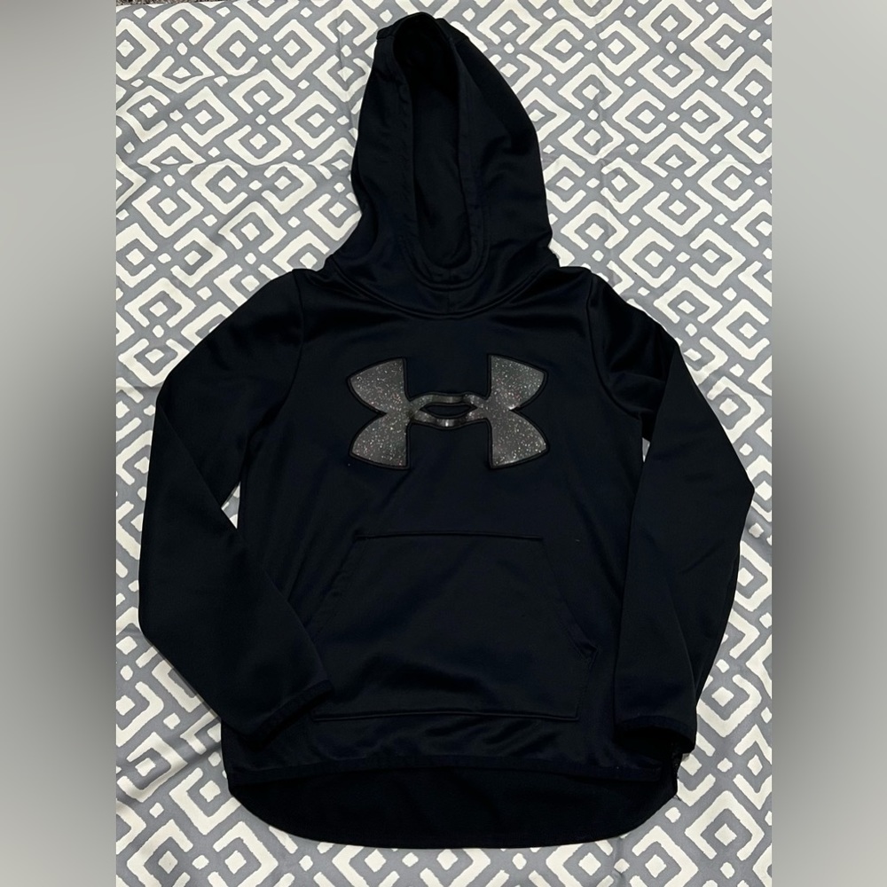 Under Armour Girls Hoodie Size YSM Small. EUC